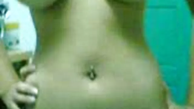 El vendedor le pagó a la chica por sexo debajo porno gratis fakings del mostrador