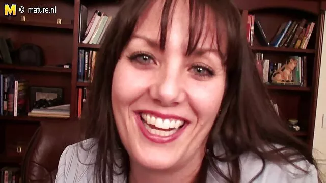 Linda alegre latina chupa hábilmente hentai español xxx a 1 persona