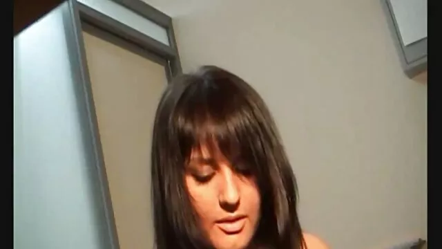 El tipo persuadió a su follando jovencitas españolas novia para que se lo follara en cámara