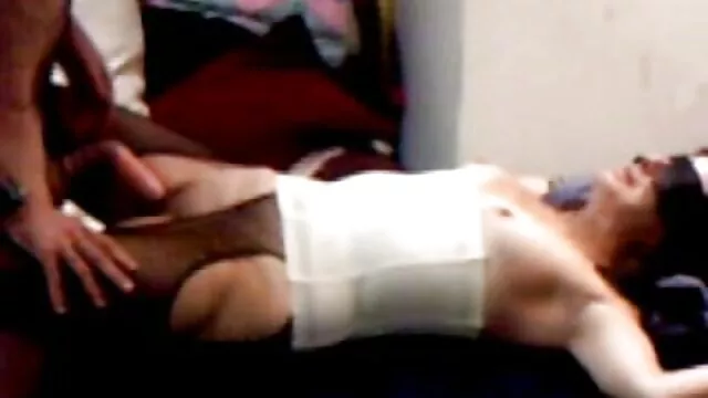 Morena con calcetines rosas se masturba con videos xxx caseros español ganas