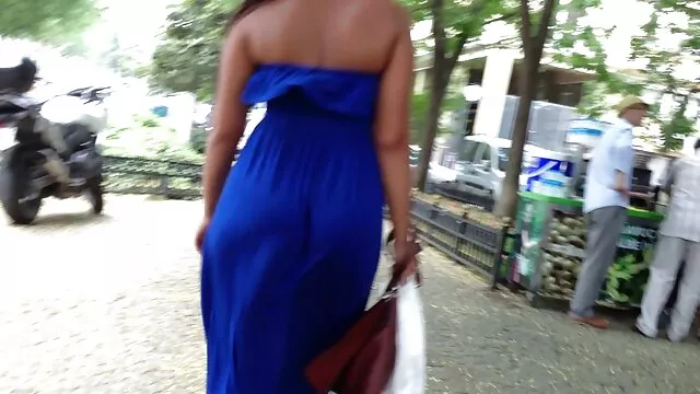 Una hermosa negra se sienta con un coño en sexso en español la cara de su amiga