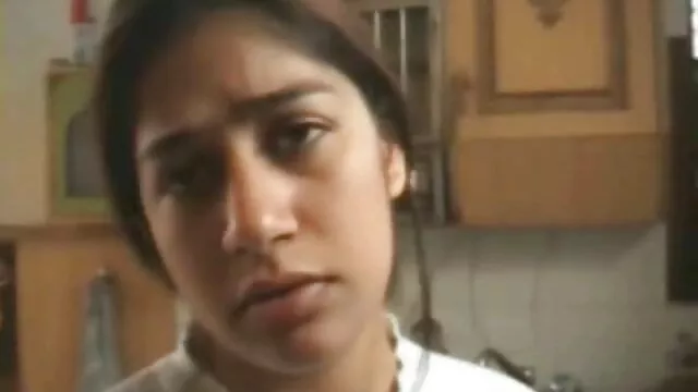 Chico depravado le dio a una joven morena amateur español xxx chupar su yaldak