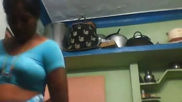 Capriana y Lana Slader incesto real español se follan en la piscina