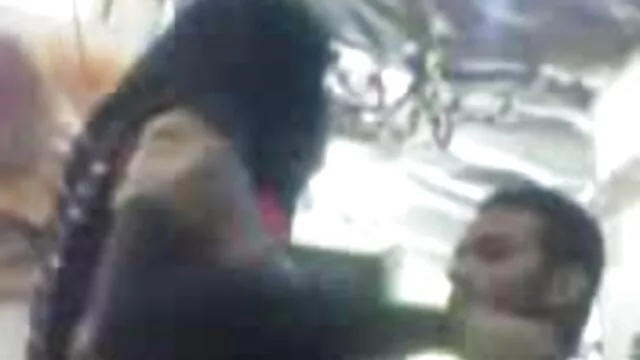 Vídeo real donde una chica se folla con una botella orgias en castellano
