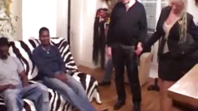 Chico genial está encantado con el videos de sexo en español latino coño afeitado