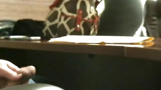 Chicas flacas se besan en el balcón pornoespañol gratis y luego follan en la habitación